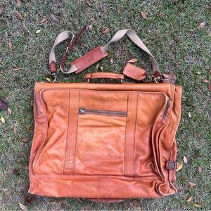VINTAGE DAKOTA TUMI LEATHER BIOFOLD GARMENT BAG